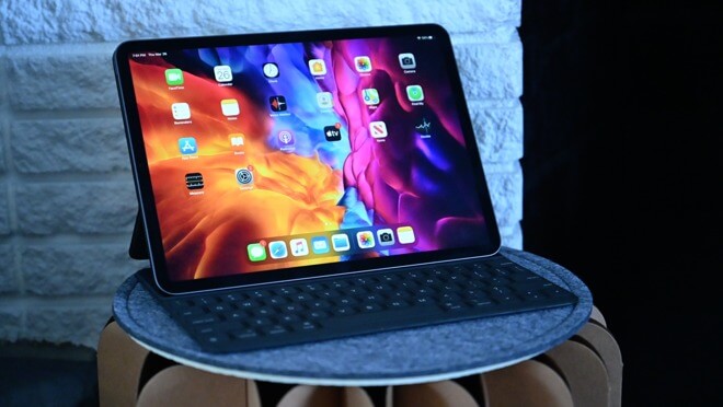 iPad Pro с фолио Smart Keyboard
