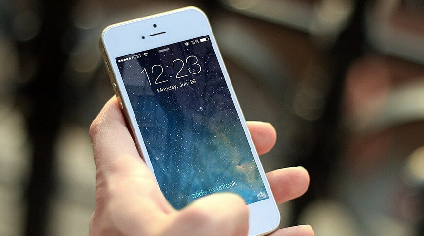 Судья считает, что просмотр экрана блокировки iPhone квалифицируется как поиск