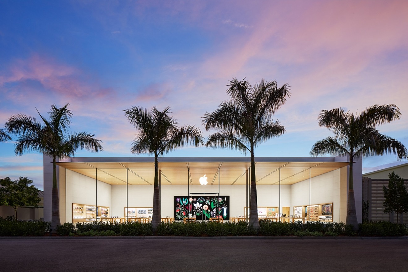 Apple закрыла 11 торговых точек на фоне нового всплеска COVID-19 в США.