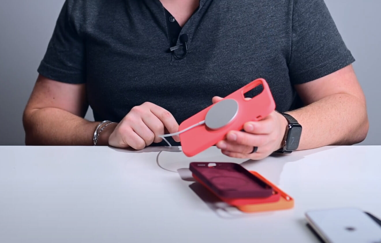 Зарядное устройство MagSafe от Apple и силиконовые чехлы на руки