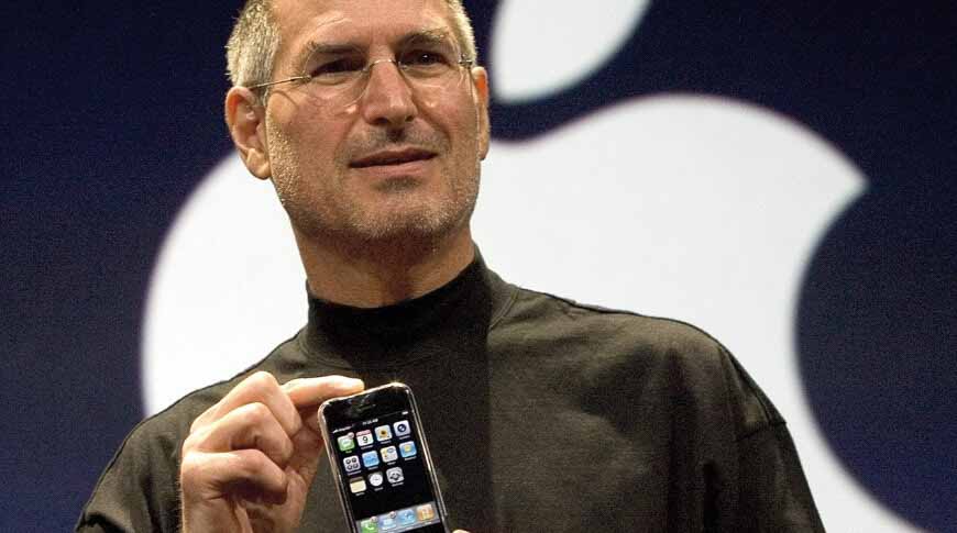 Представленный 9 января 2007 года iPhone стал «компьютером для всех нас».