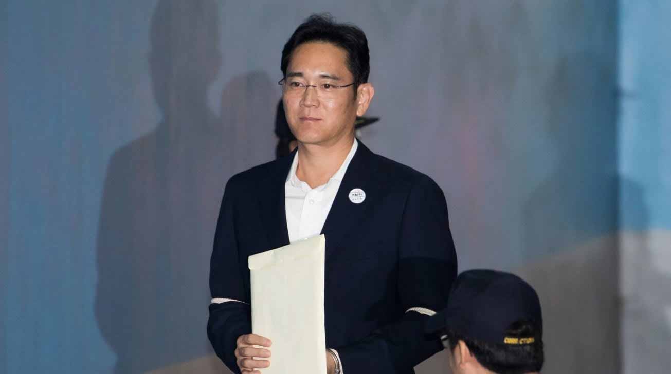 Наследник Samsung вернулся в тюрьму из-за скандала со взяточничеством в Южной Корее