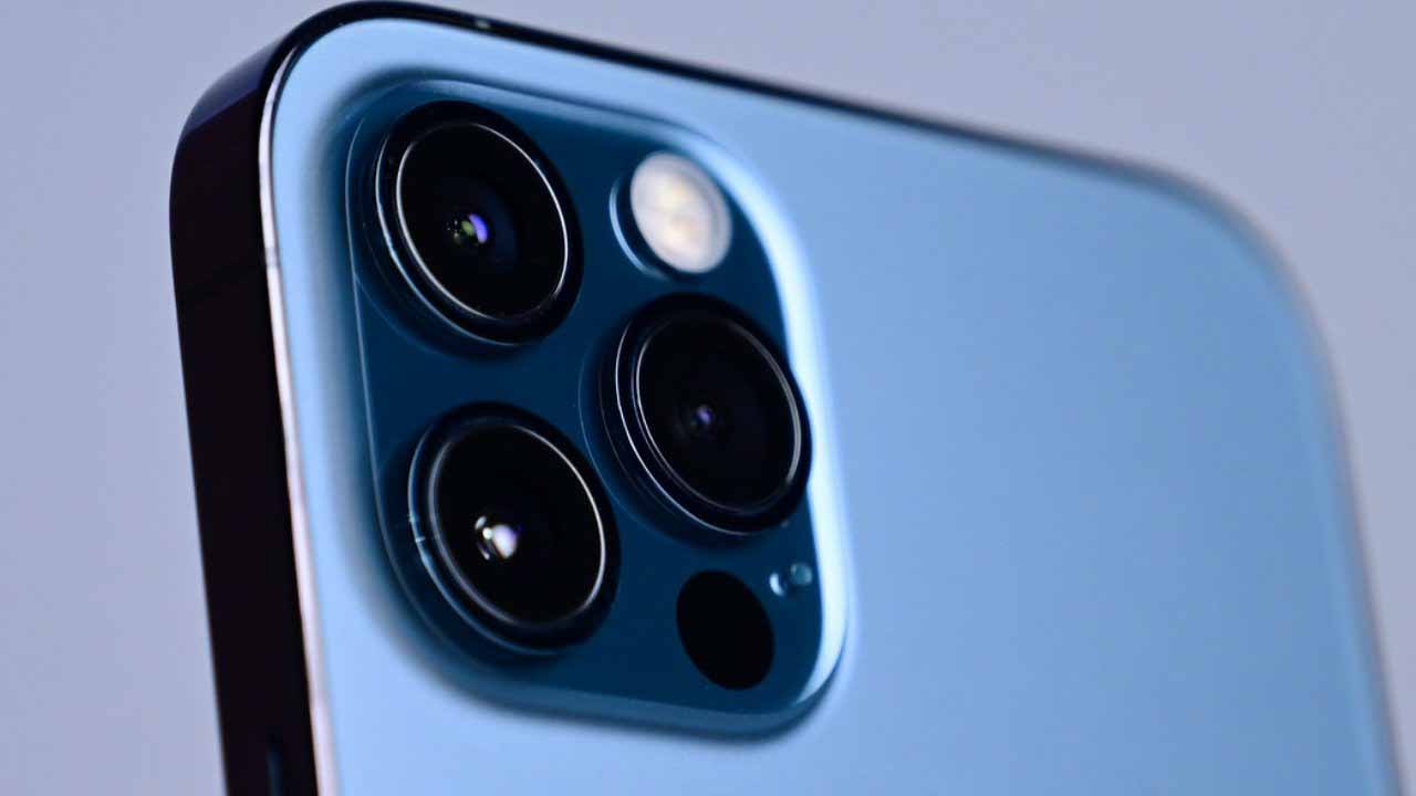 Apple исследует вспышку с автоматическим рассеиванием для будущих камер iPhone
