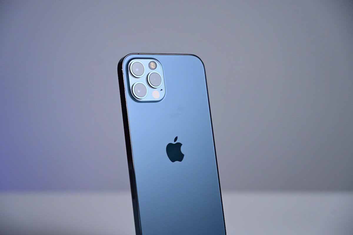 iPhone 12 Pro Max среди лучших смартфонов 2021 года по версии Consumer Reports