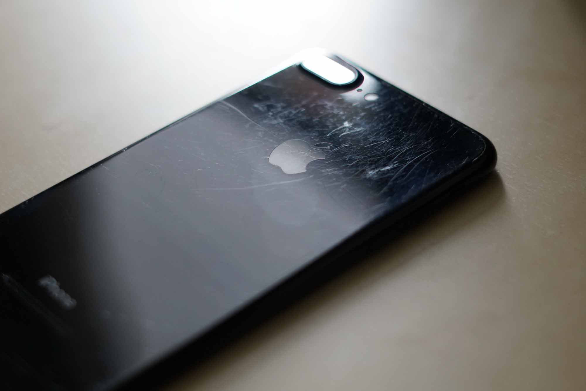 На новых изображениях показан прототип iPhone X в черном цвете