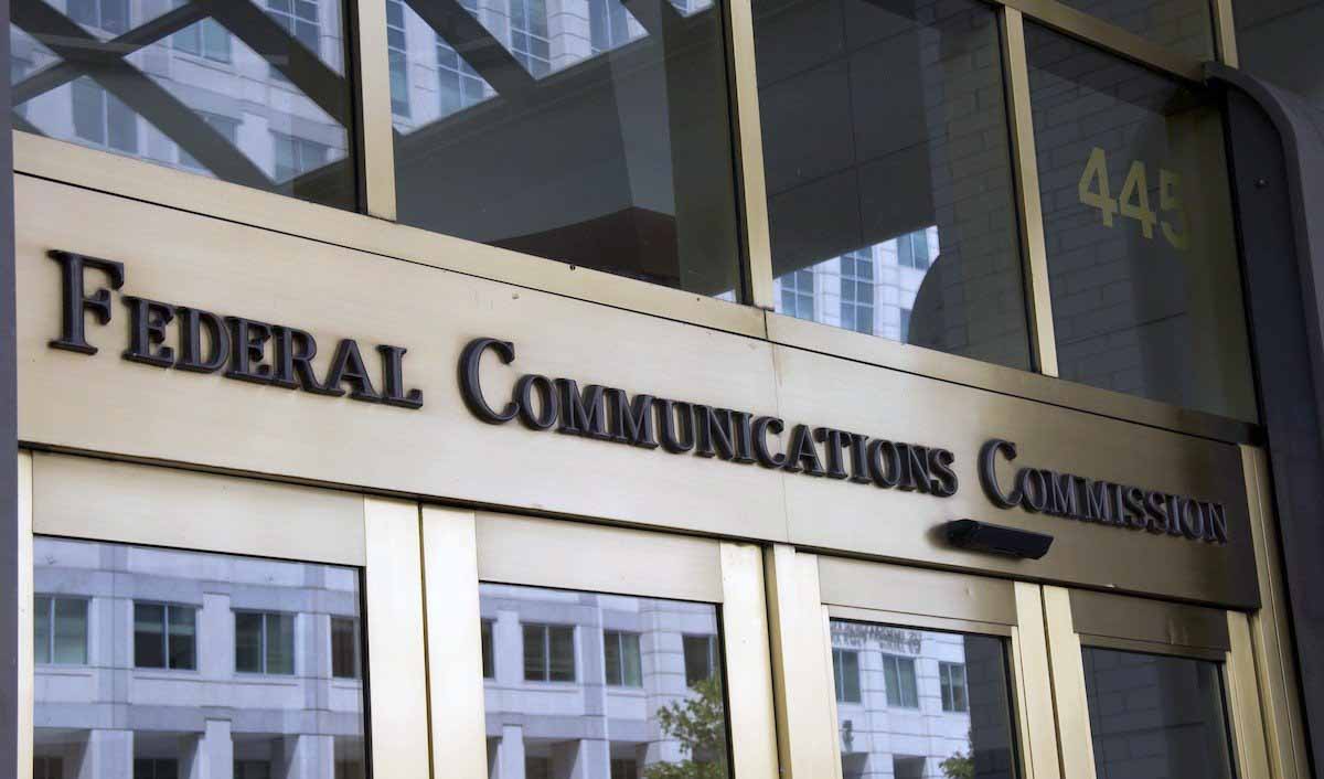 В настоящее время FCC собирает данные о потребителях из первых рук о широкополосных услугах и доступности
