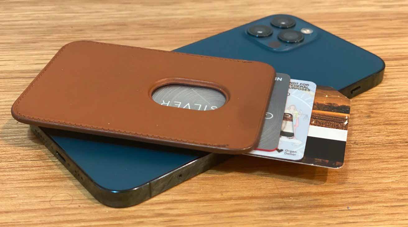 В защиту кожаного кошелька Apple для iPhone с MagSafe