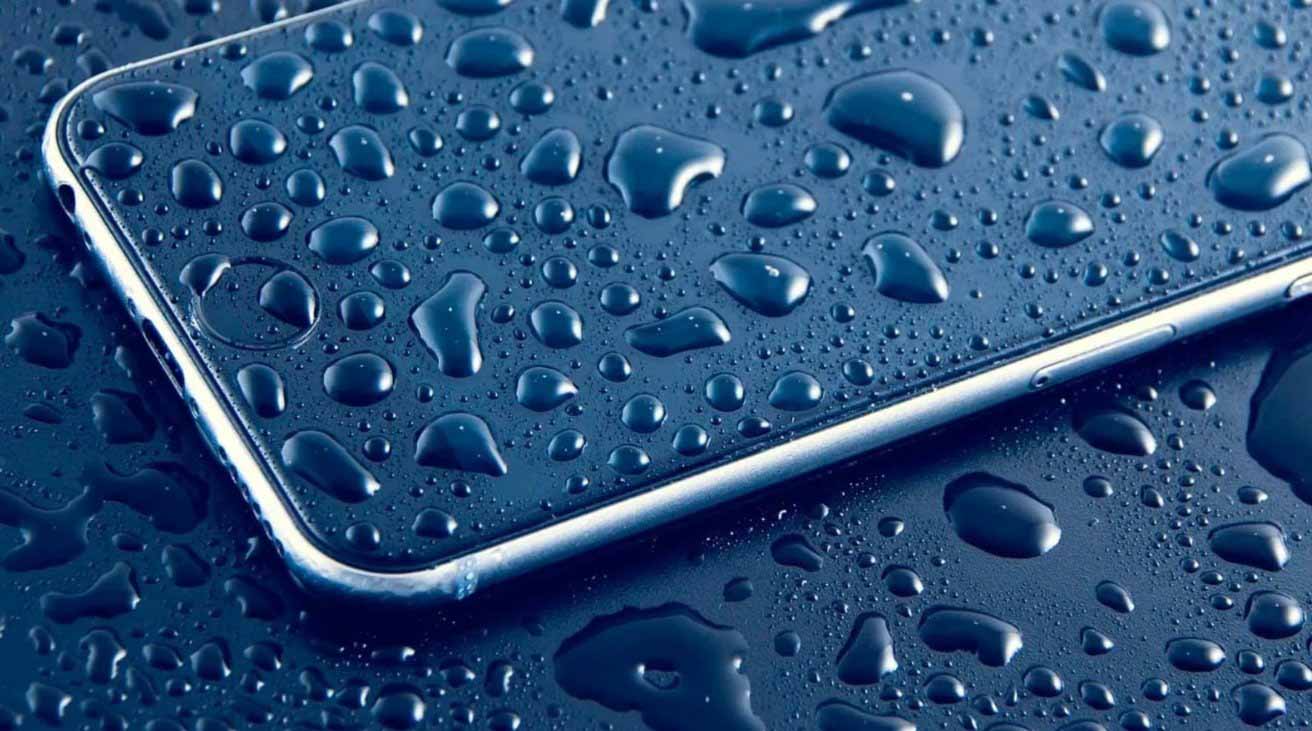 Apple подала в суд из-за проблем с гарантией iPhone и требований водонепроницаемости