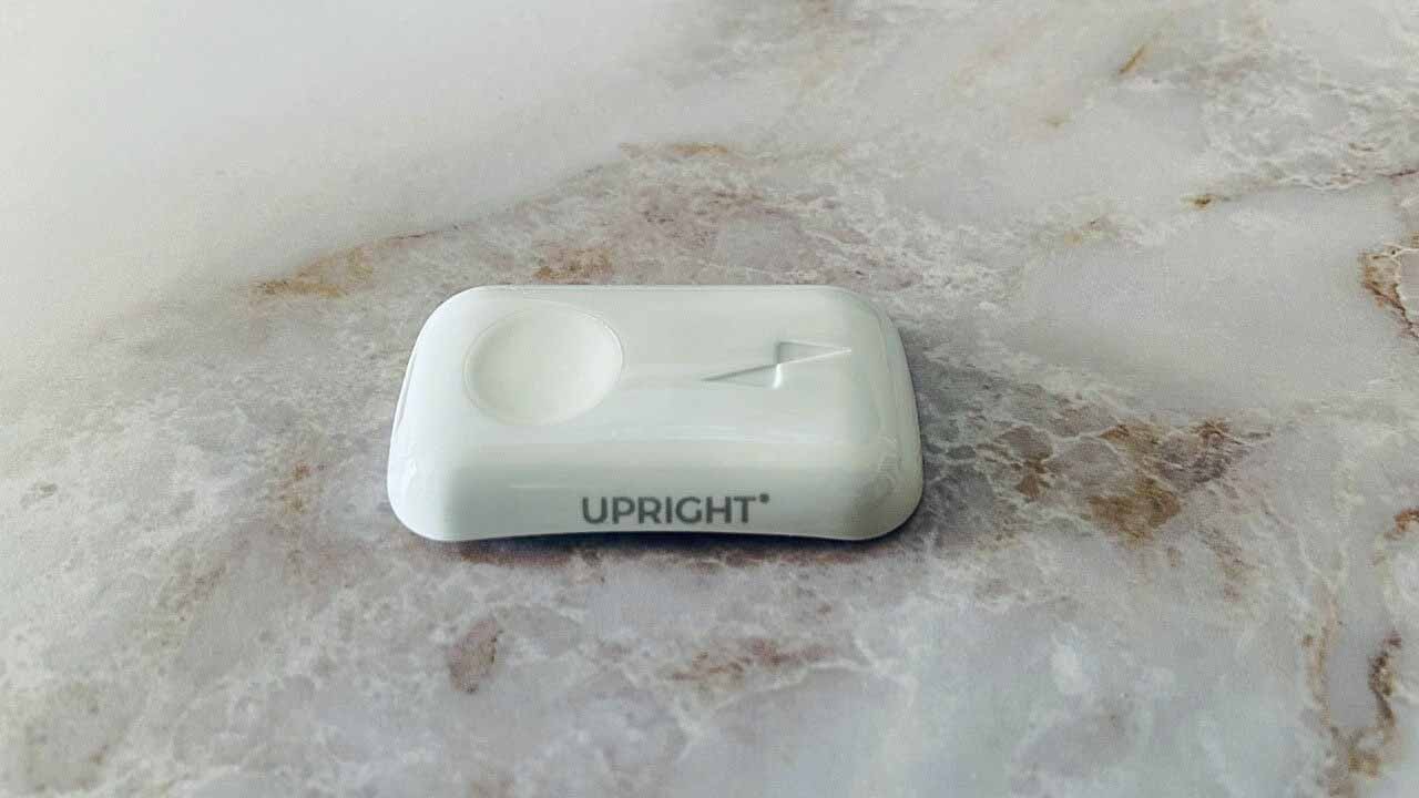 Обзор: Upright Go 2 советует вам сесть прямо для улучшения осанки.