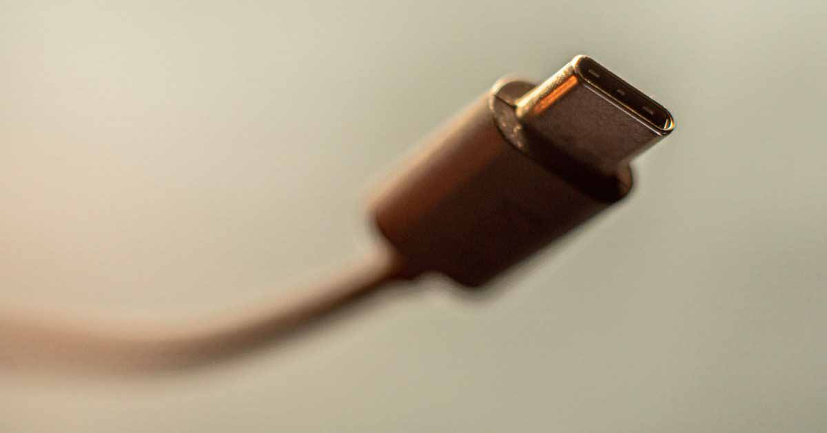 Ожидается подача питания USB-C 240 Вт;  еще один стандарт кабеля
