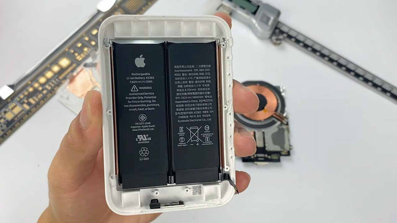 При разборе аккумуляторной батареи Apple MagSafe обнаружены две подключенные аккумуляторные батареи