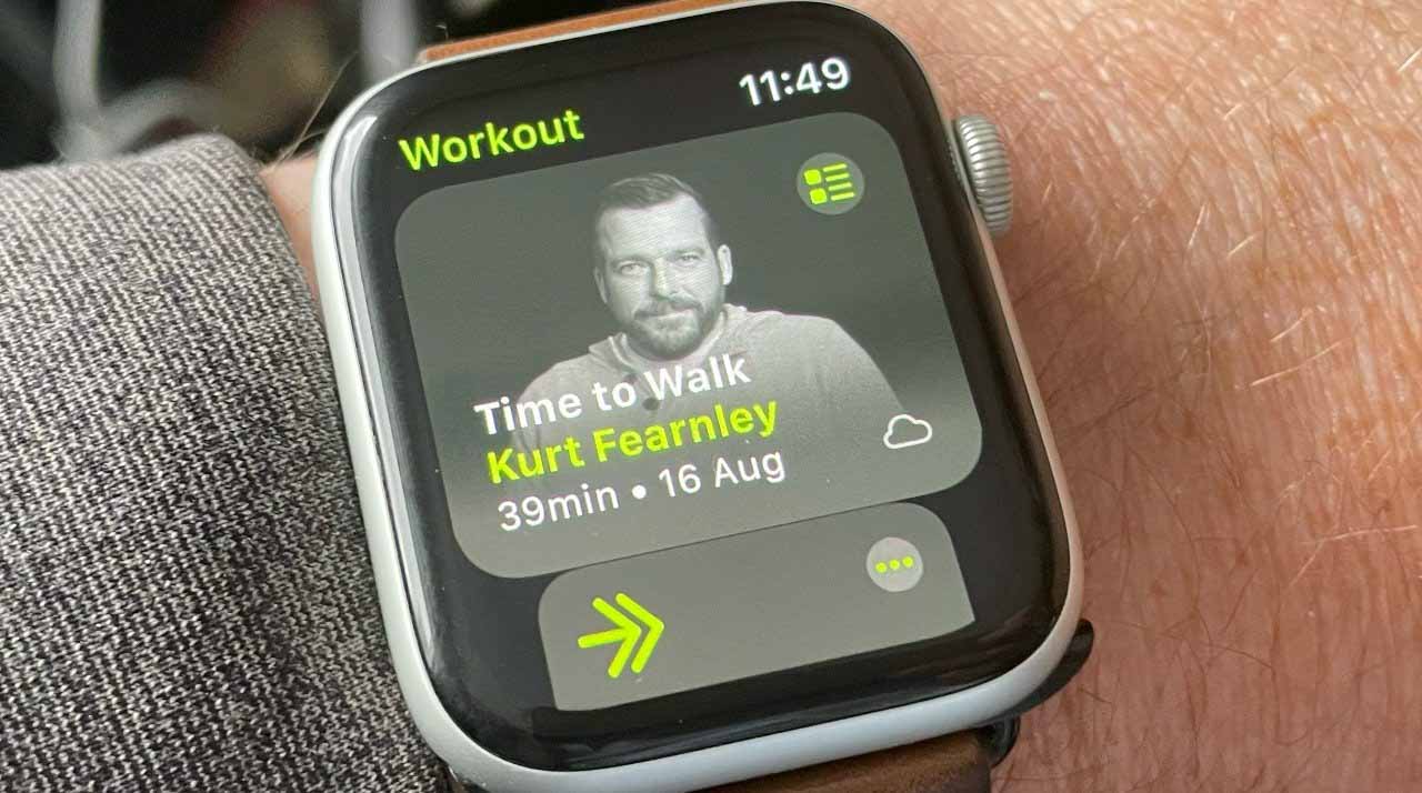Apple выпускает новую тренировку «Пора ходить или толкаться» с паралимпийцем Куртом Фернли