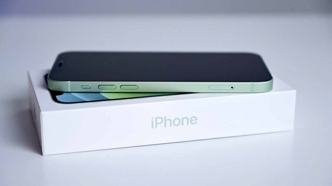 Ожидается, что поставки Apple iPhone вырастут вдвое быстрее, чем у конкурентов