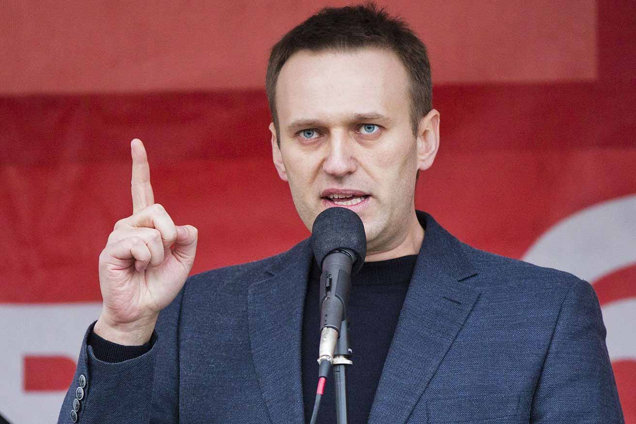 Россия требует от Apple удалить приложение лидера оппозиции Навальный из App Store
