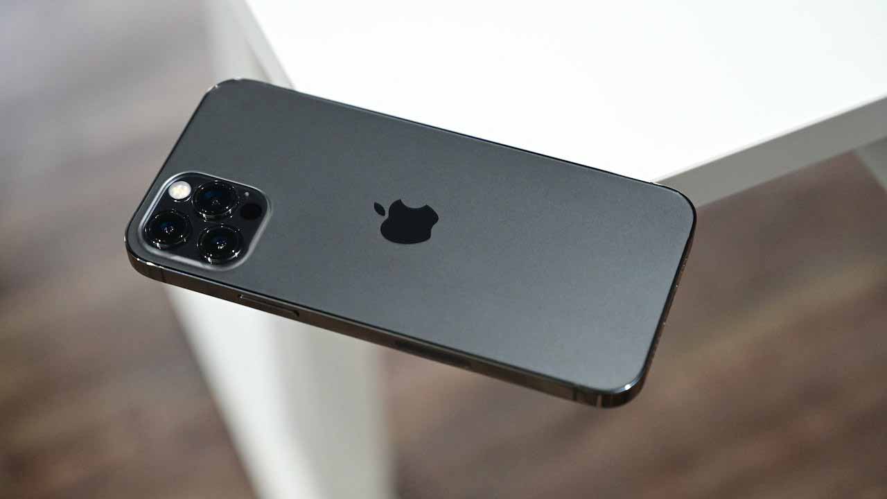 По словам исследователя, Apple проигнорировала сообщения о трех серьезных проблемах безопасности в iOS 15.