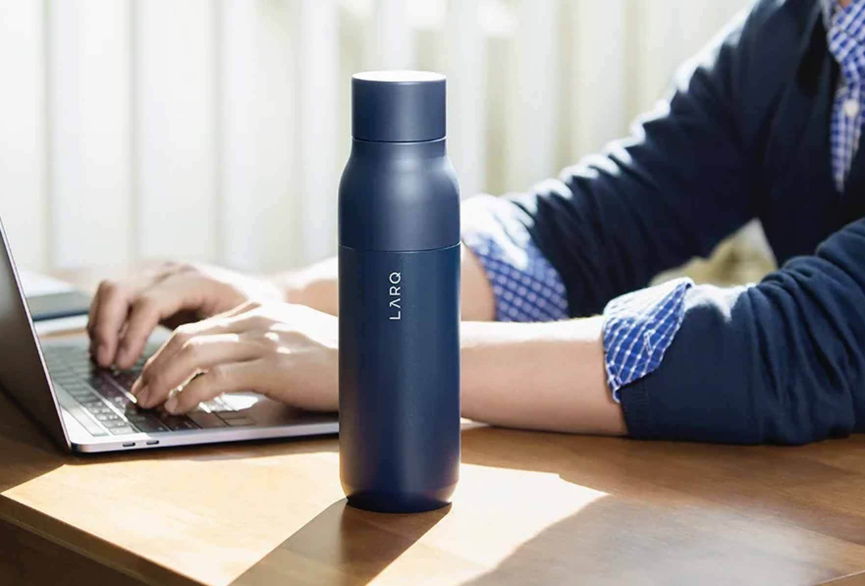 Лучшее руководство по подаркам для умных устройств для здоровья / фитнеса - Larq Smart Water Bottle