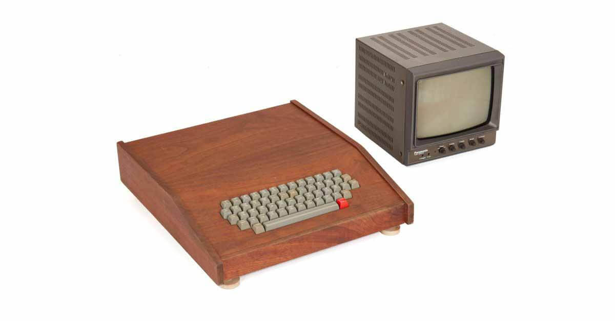 Компьютерный аукцион Apple-1, один из шести в деревянном ящике коа