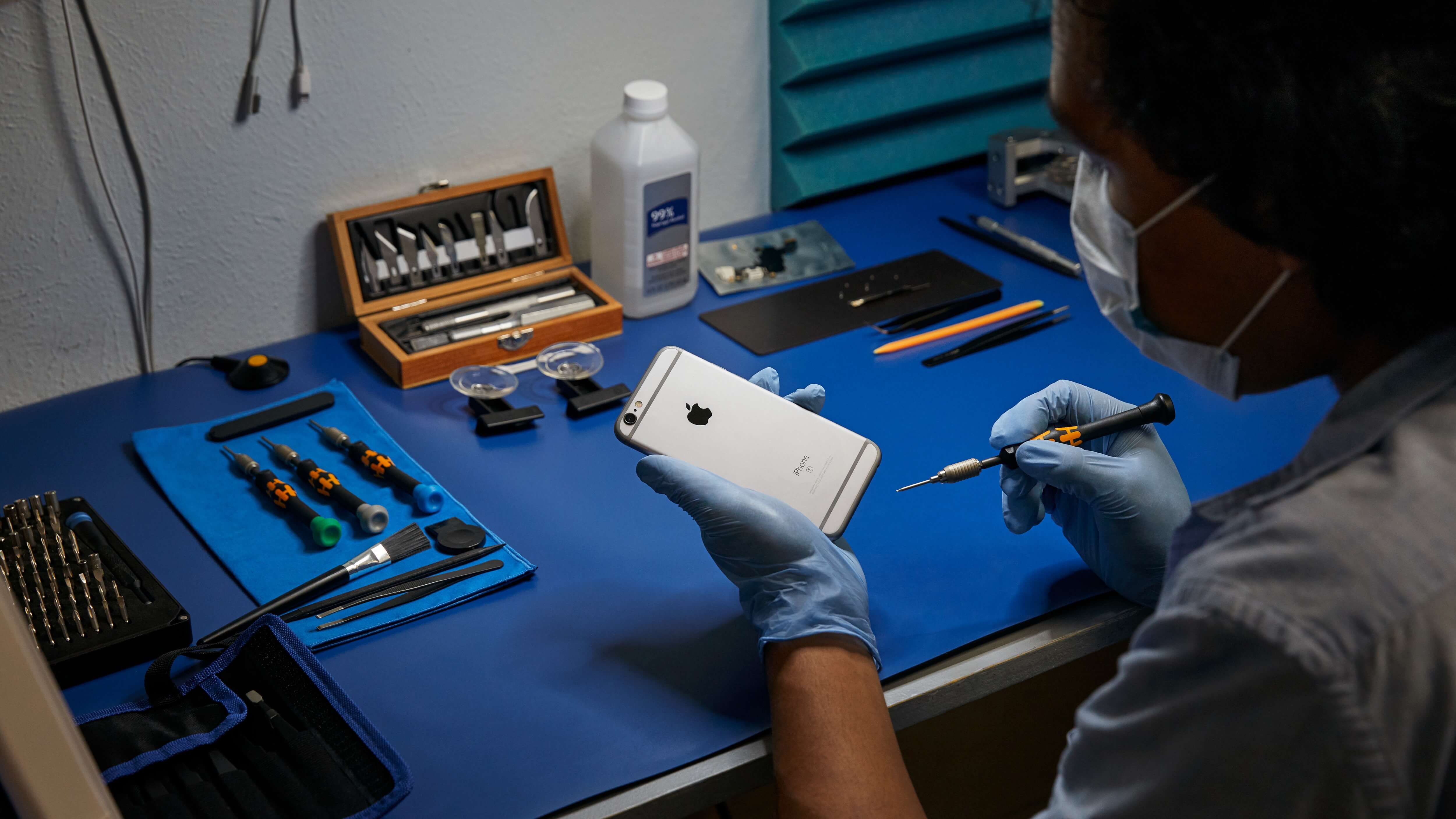 Пользователи смогут ремонтировать свои iPhone с помощью новой программы самостоятельного ремонта Apple.