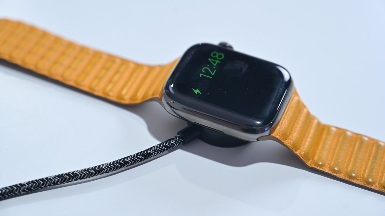 Зарядка Apple Watch Series 7