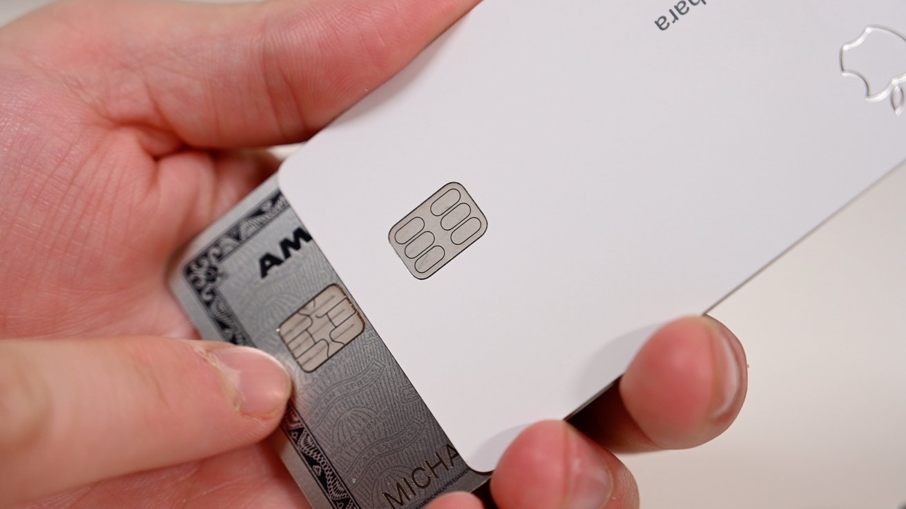 Apple Card имеет чип и магнитную полосу для платежей