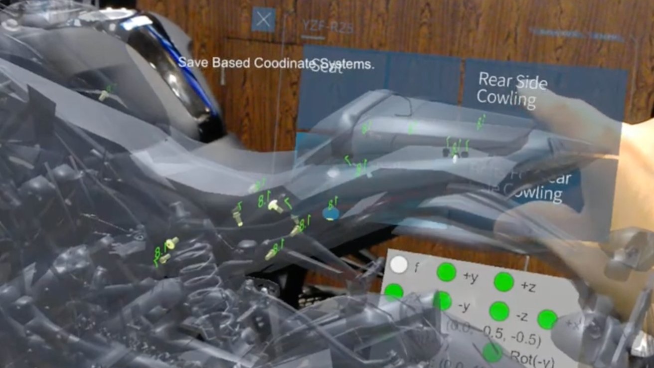 HoloLens, показывающий значения крутящего момента винтов на мотоцикле