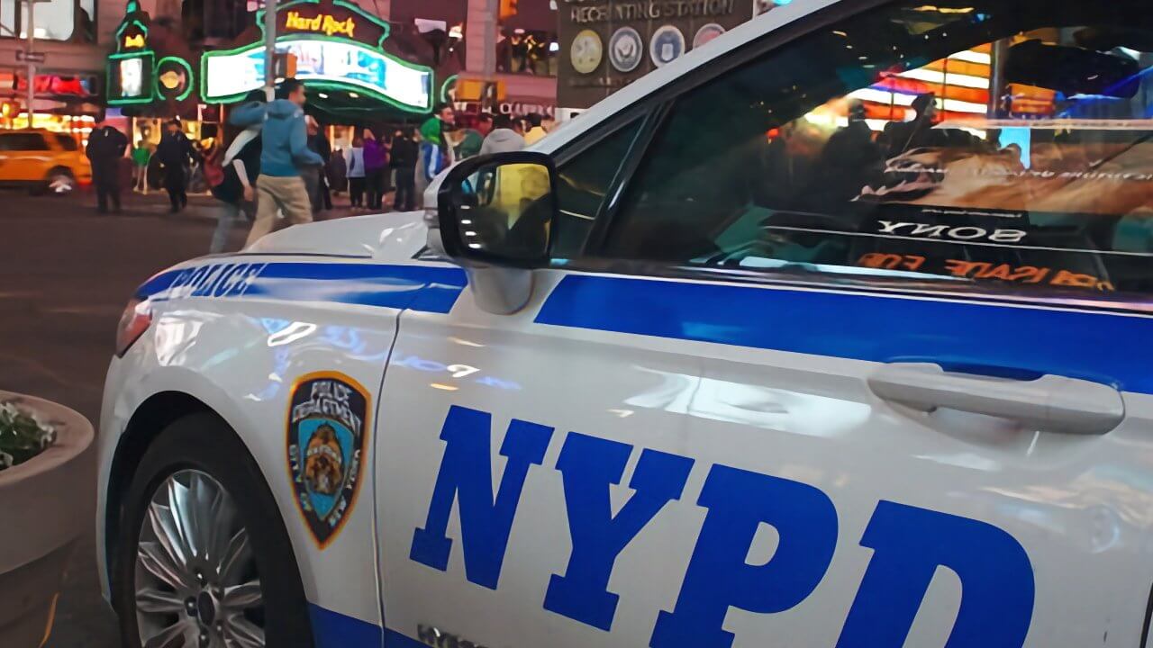 Полиция Нью-Йорка обнаружила, что AirTag отслеживает его патрульную машину