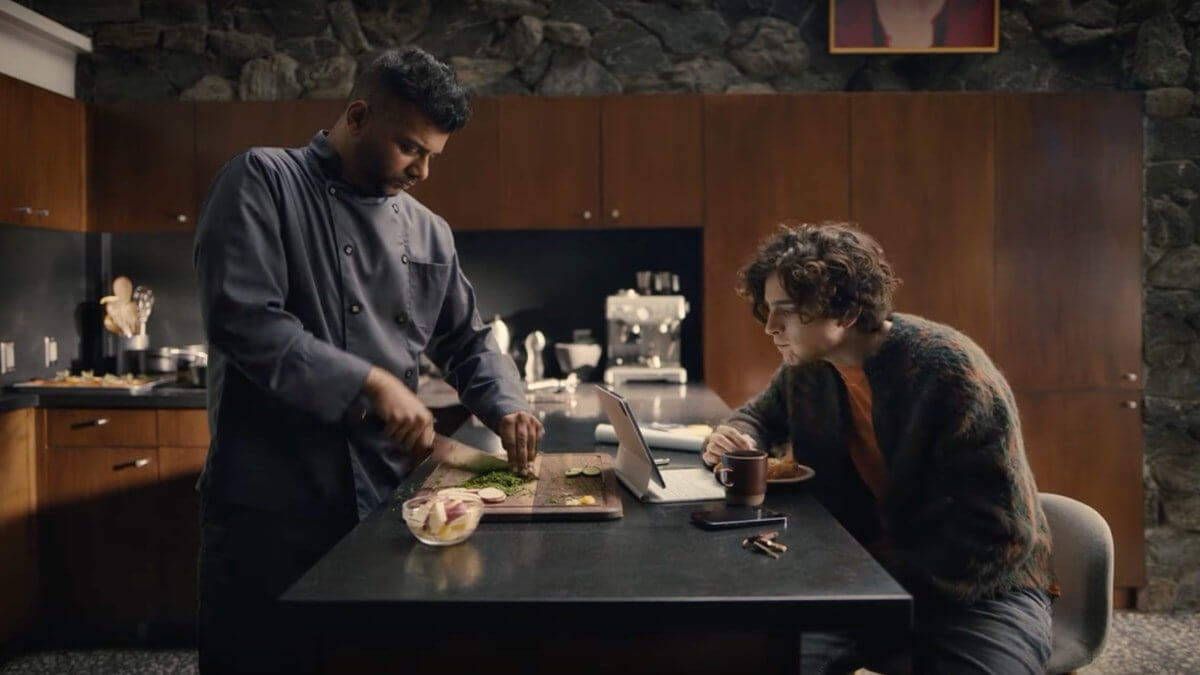 Рекламная кампания Apple TV+ Тимоти Шаламе продолжается с «Вкусом»