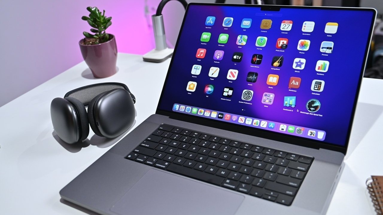 16-дюймовый MacBook Pro более удобен в переноске для мобильных рабочих процессов. 