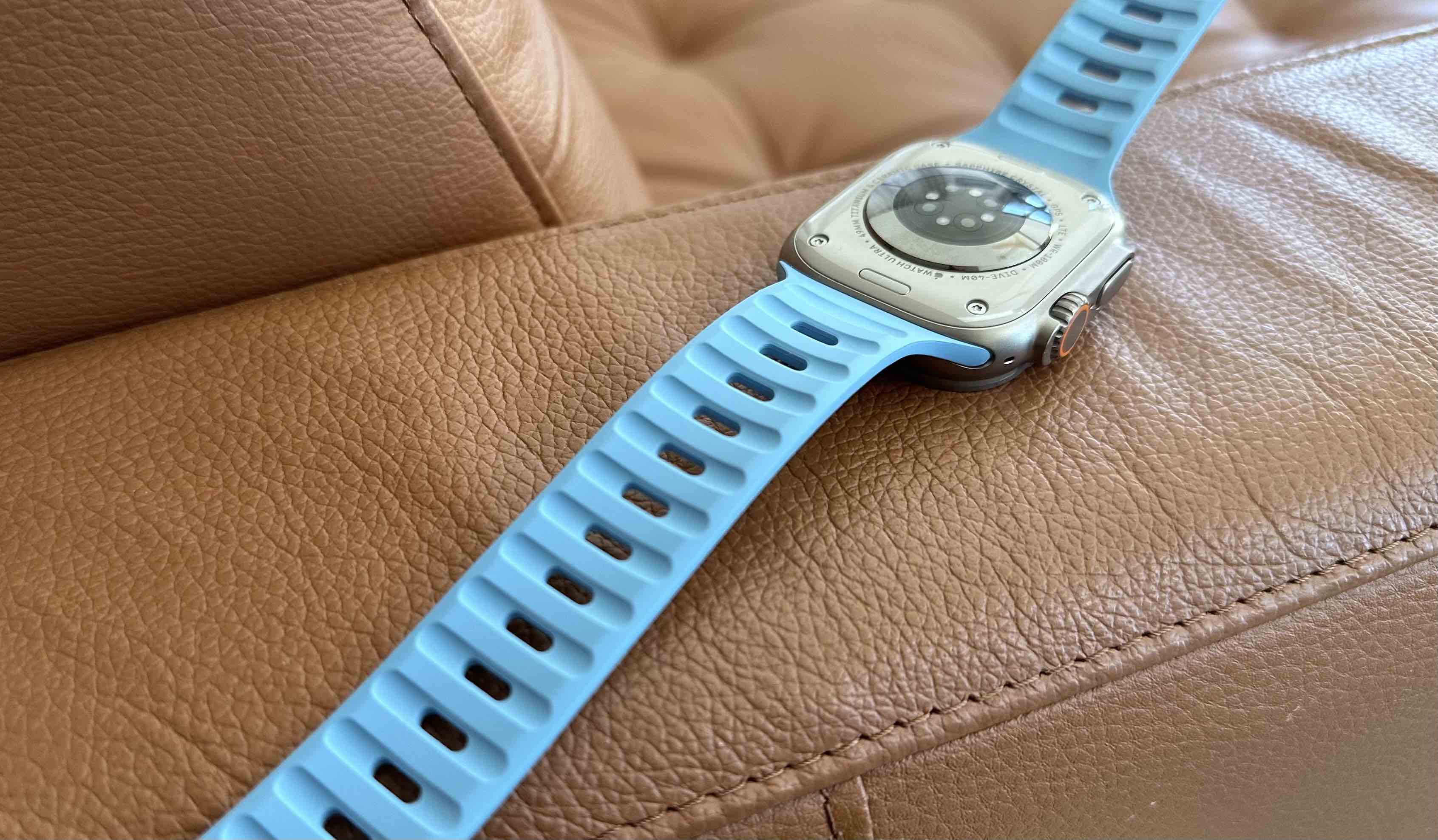Ограниченная серия Apple Watch с синим спортивным ремешком Nomad Electric