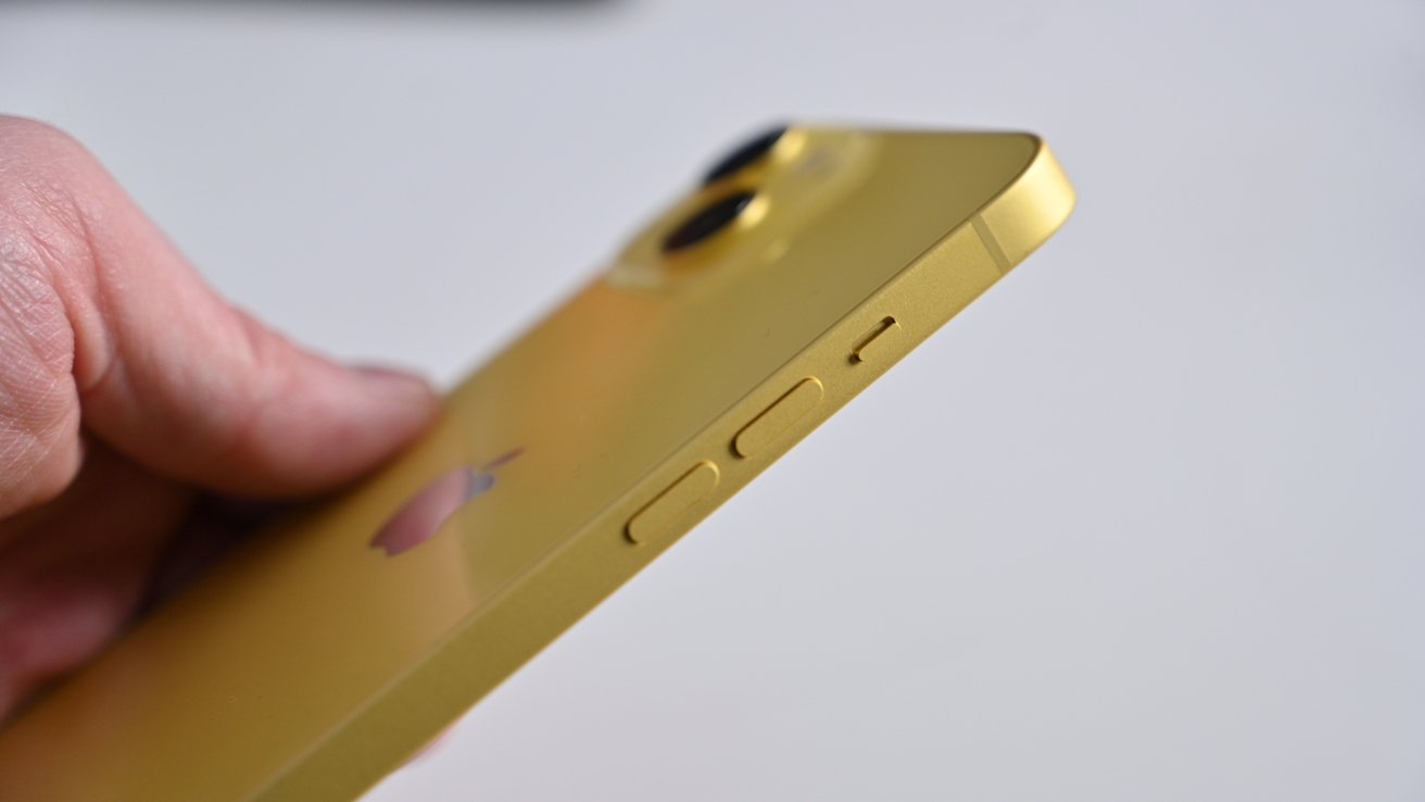 iPhone 14 алюминиевые кнопки желтого цвета