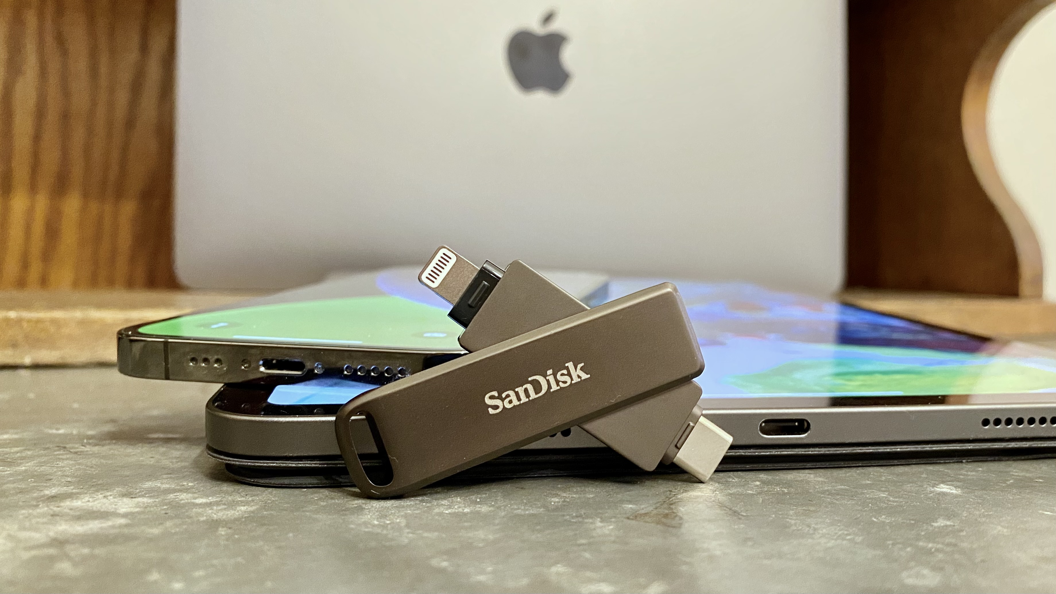 Резервное копирование iPhone, iPad и iPod touch с помощью SanDisk iXpand Luxe