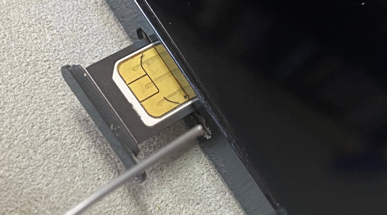 Лотки для SIM-карт могут исчезнуть с iPhone 15 в Европе