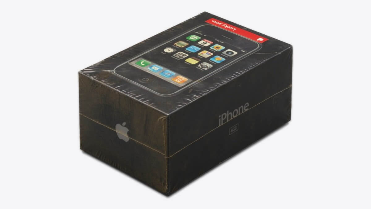 Уникальный запечатанный оригинальный iPhone с надписью Lucky you выставлен на аукцион