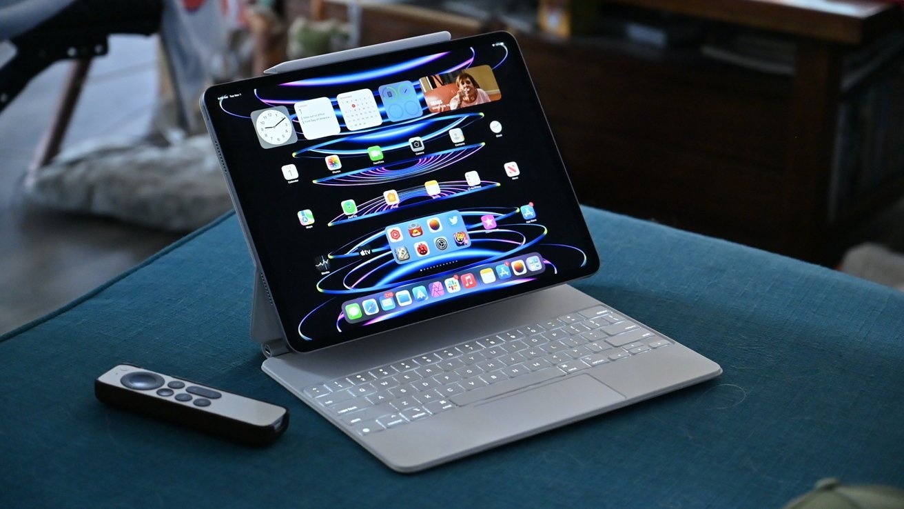 Модели iPad Pro с M2 доступны со скидкой на открытую коробку |  iPad Pro с клавиатурой и Apple Pencil 2