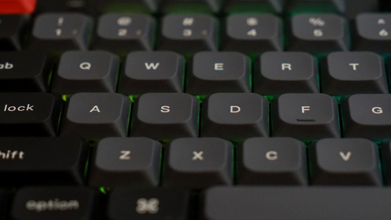 Минимальное расстояние между клавишами — лучший промышленный дизайн по сравнению с K1 v4.