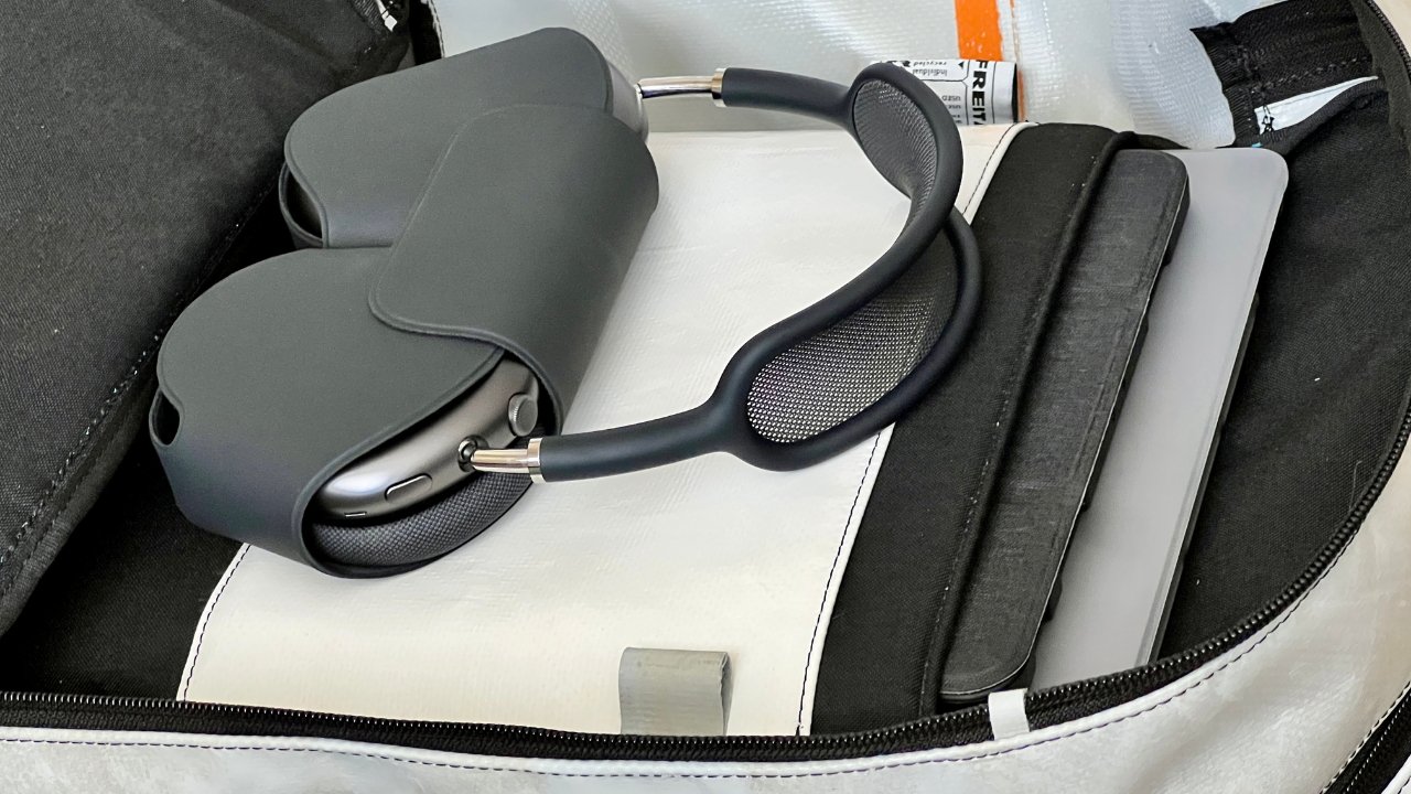 В рюкзаке Hazzard есть рукав, в который можно поместить MacBook и iPad вместе.