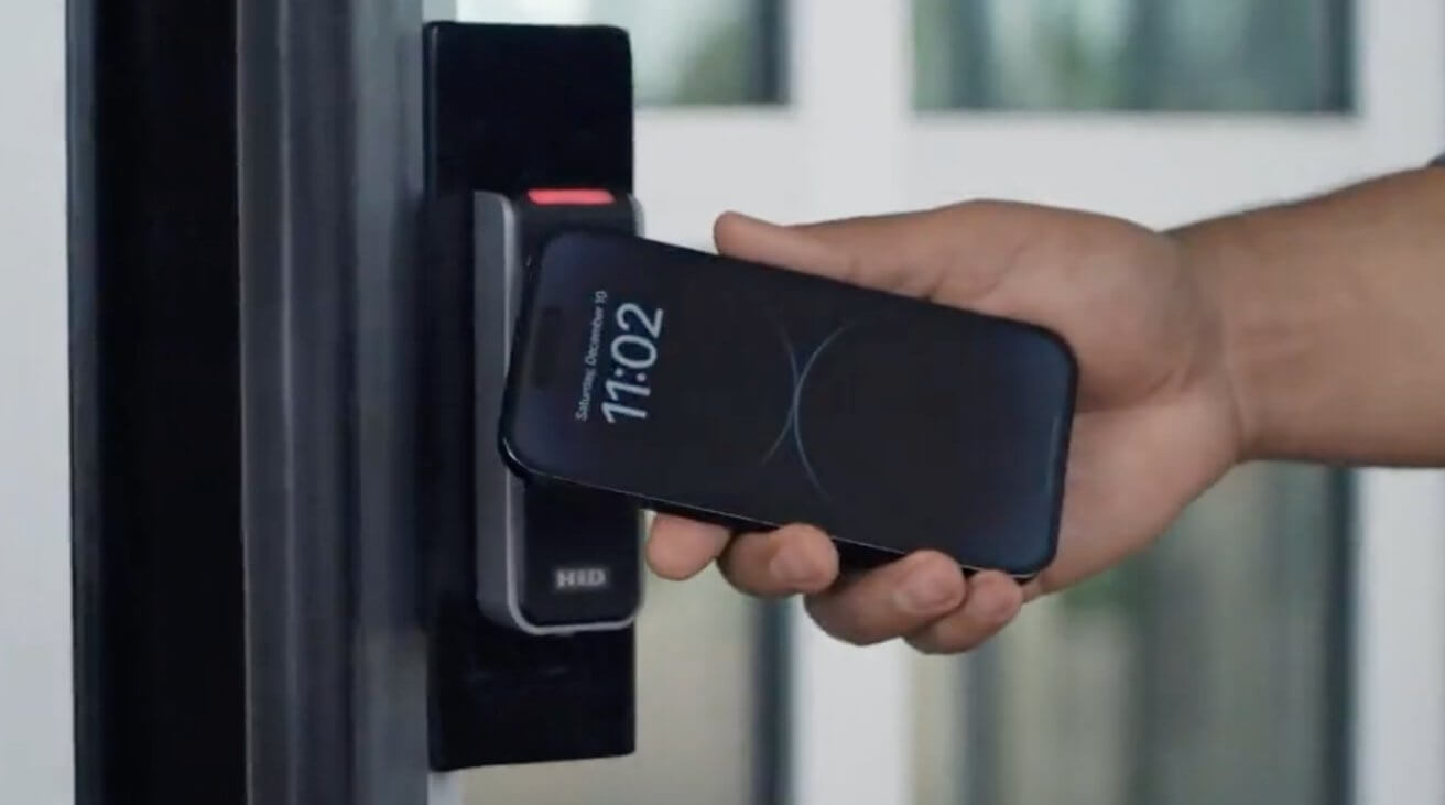HID представляет продукт, превращающий iPhone в значок сотрудника