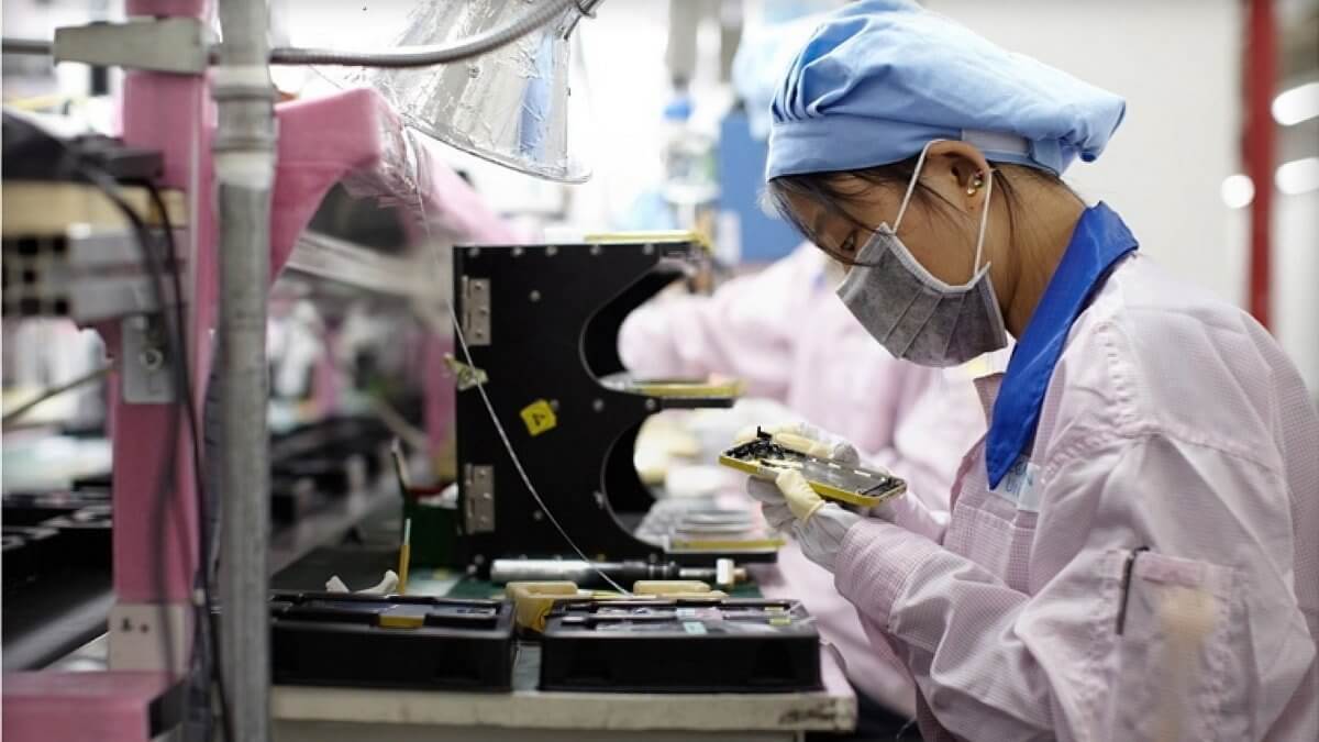Завод Foxconn в Чжэнчжоу предлагает большие бонусы новым сотрудникам