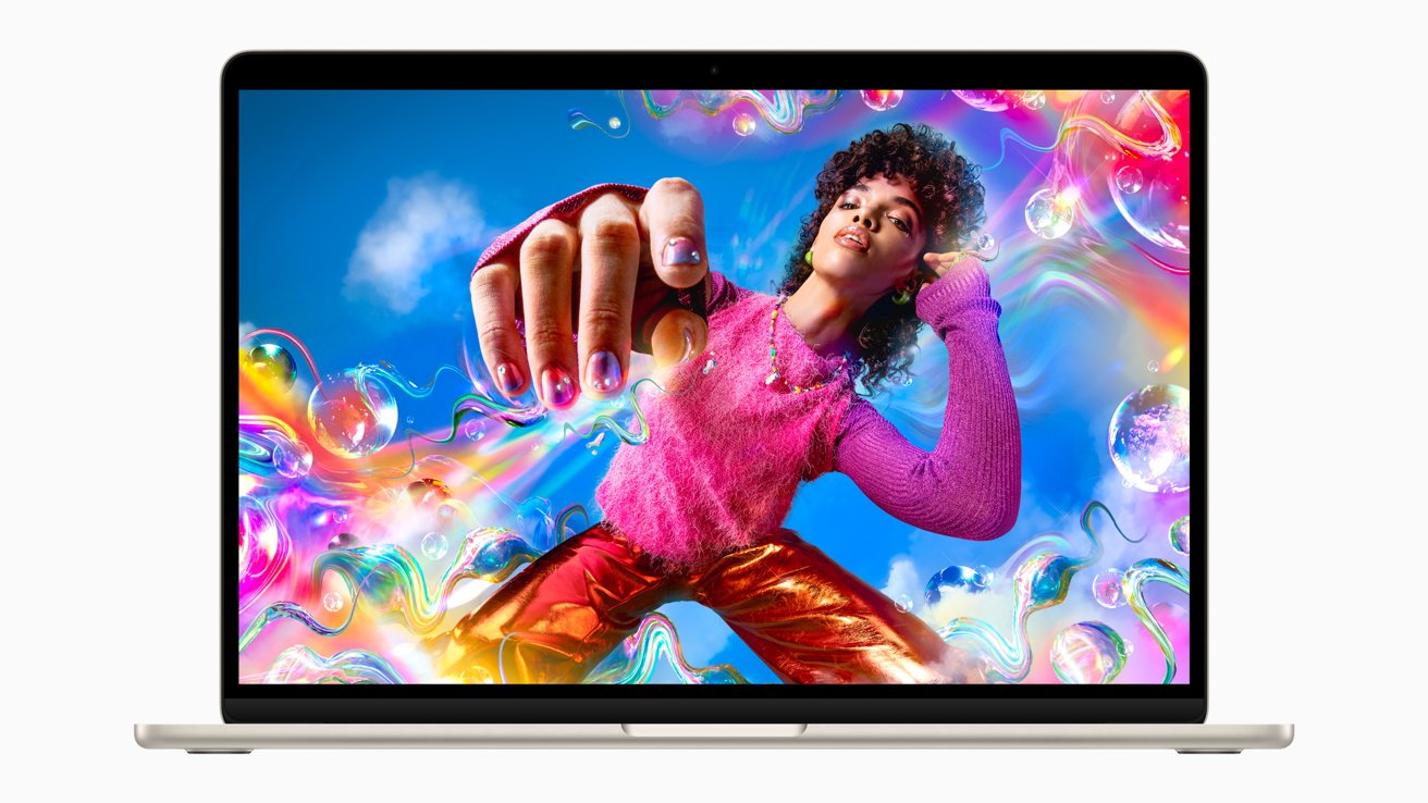 15-дюймовый экран больше и имеет более высокое разрешение, но имеет сравнимую плотность пикселей с 13-дюймовым MacBook Air.