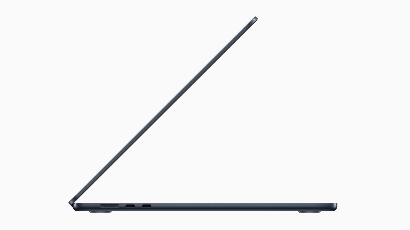 Как обычно, 15-дюймовый MacBook Air очень тонкий для ноутбука. 
