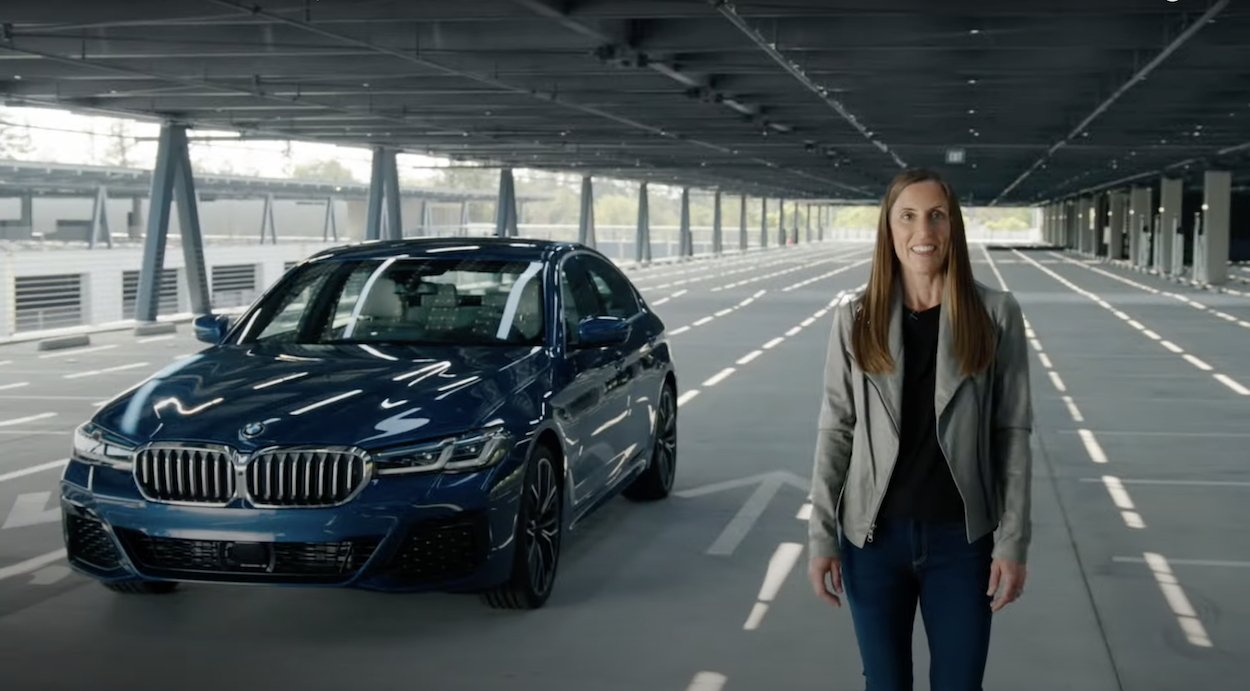 BMW 5 серии 2021 года стал первым автомобилем, совместимым с автомобильным ключом.