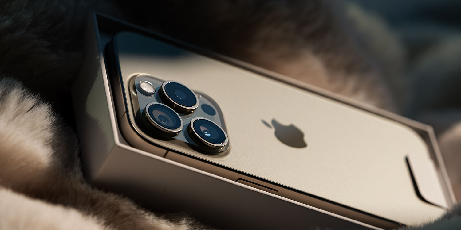 iPhone 15 Pro добился успеха |  Модель Raw Titanium Pro Max в коробке