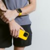 Приобретите ремешок для Apple Watch Racing Yellow Nomad ограниченной серии и чехол для iPhone, пока они есть в наличии.