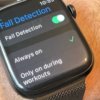 Функция обнаружения падения на Apple Watch спасает пешехода после падения