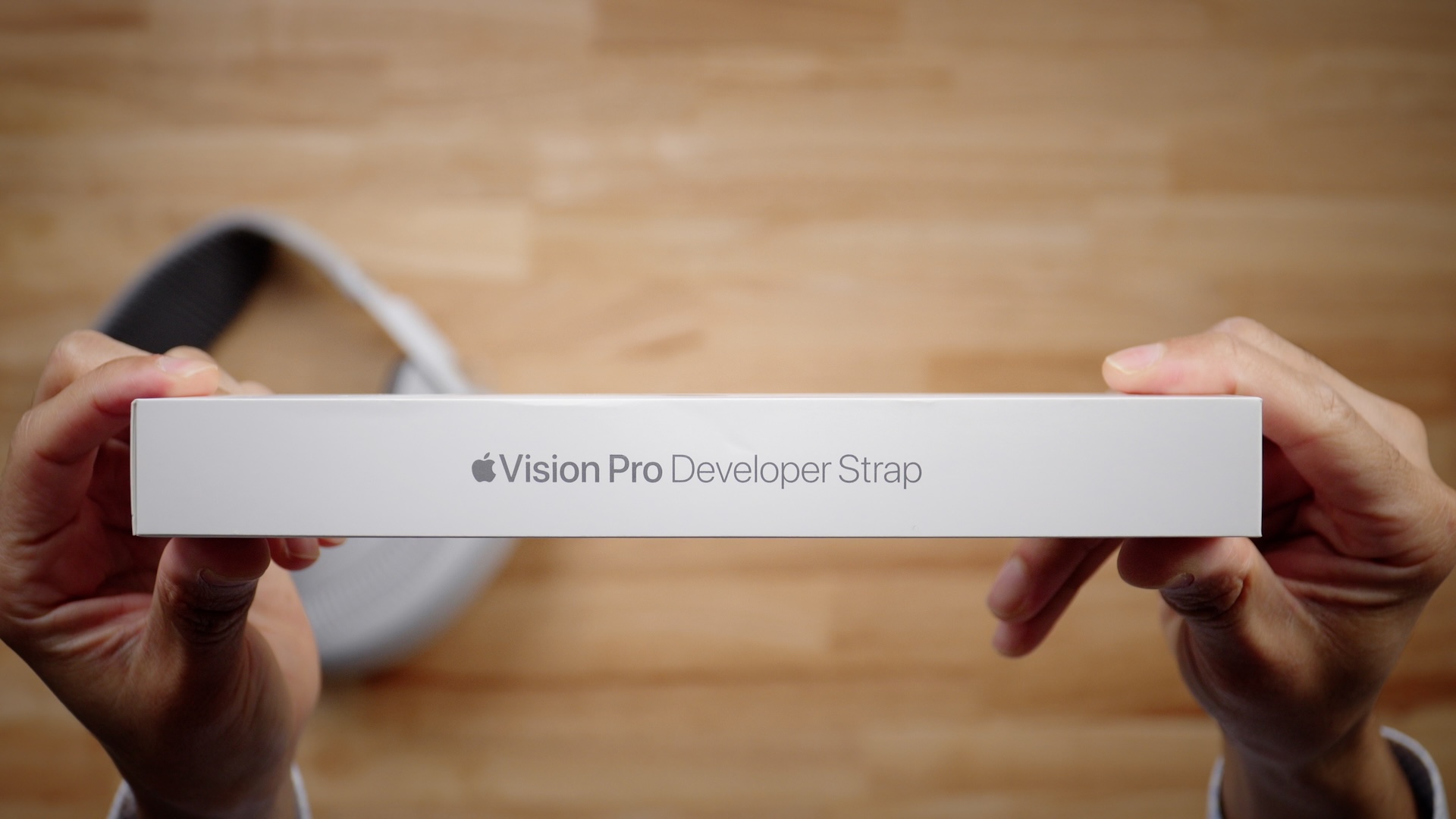 Боковая коробка с ремнем разработчика Apple Vision Pro