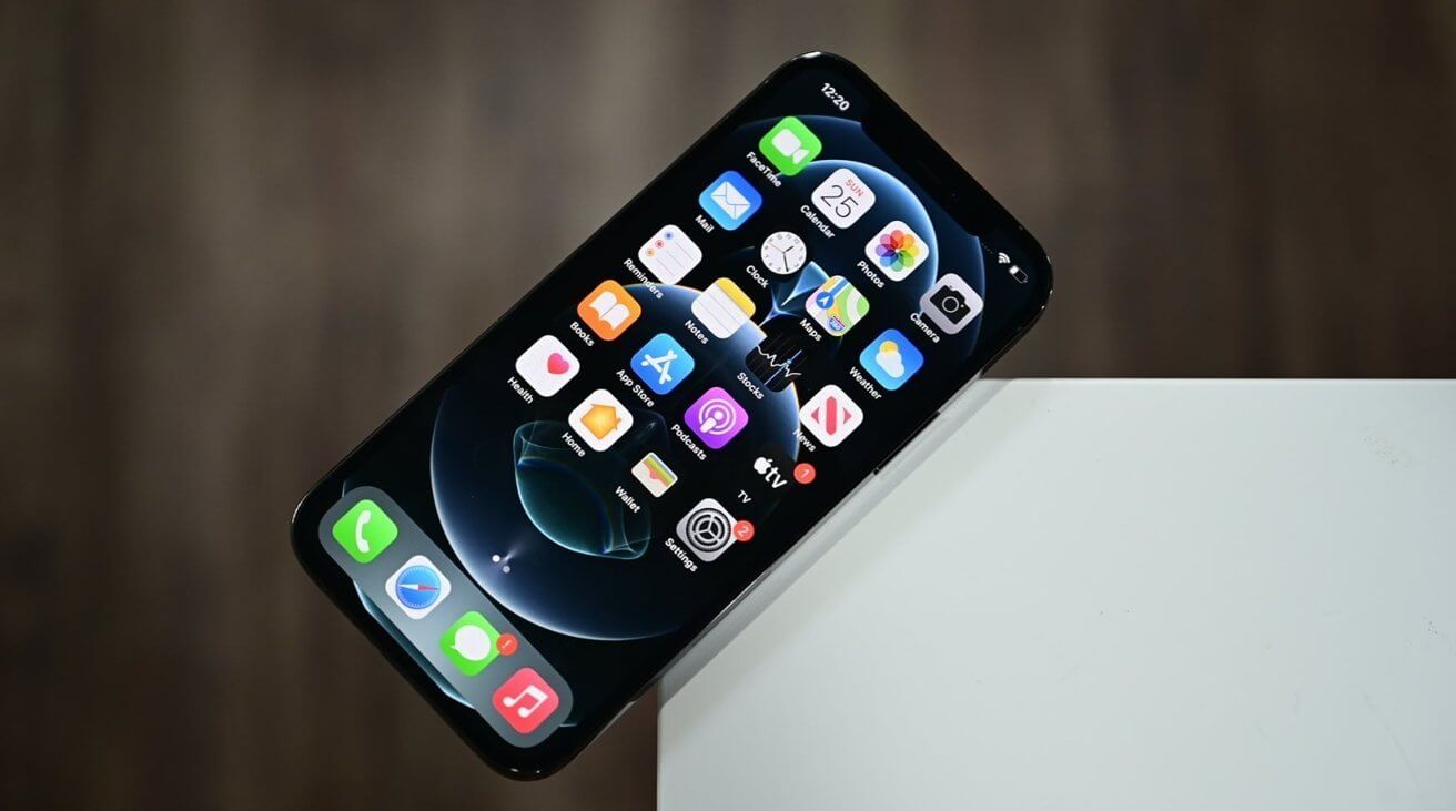 Дисплей iPhone 17 станет более устойчивым к царапинам