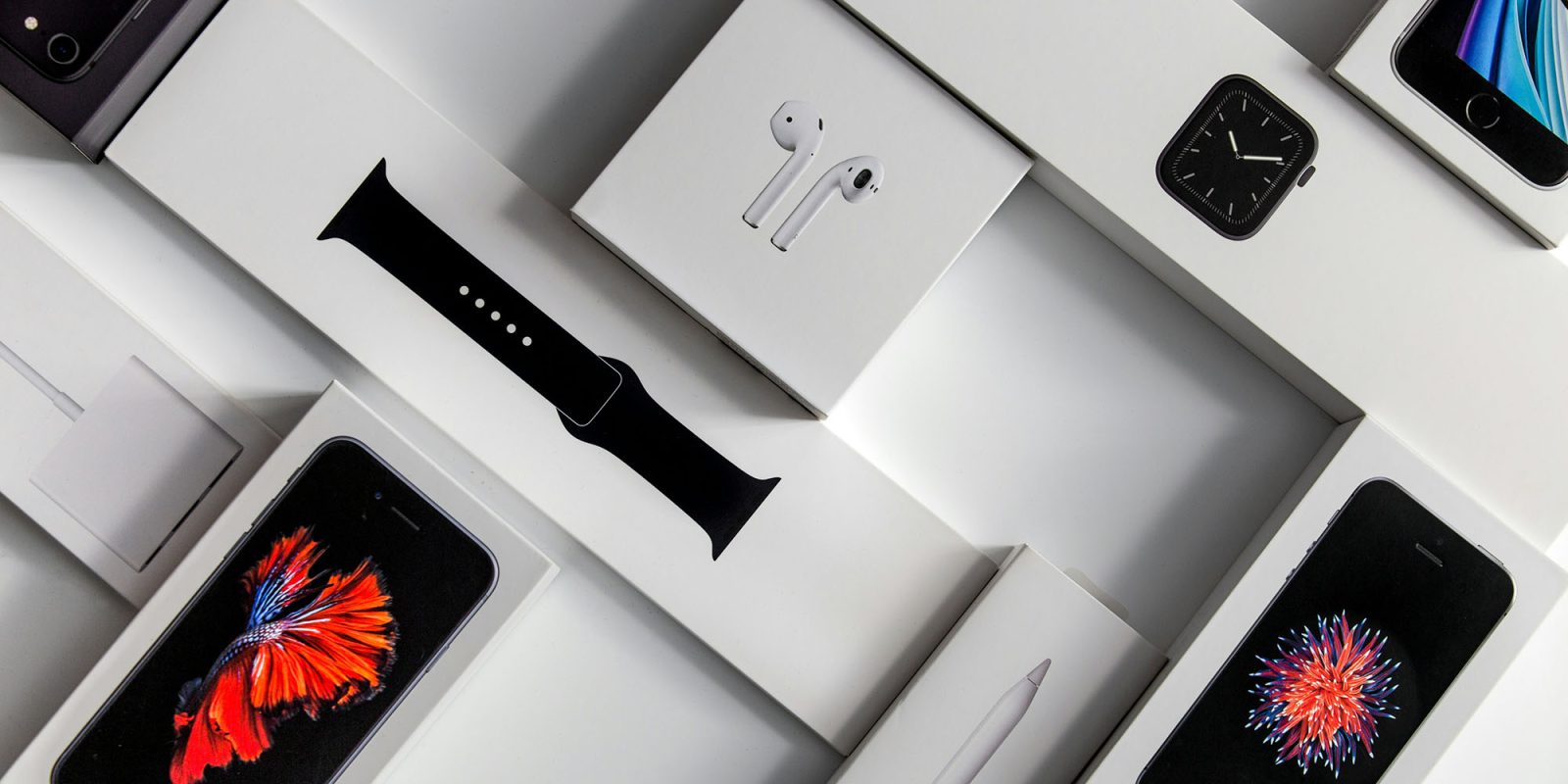Бывший сотрудник UPS предположительно украл продукцию Apple на сумму 1,3 миллиона долларов (на фото представлены коробочные продукты)