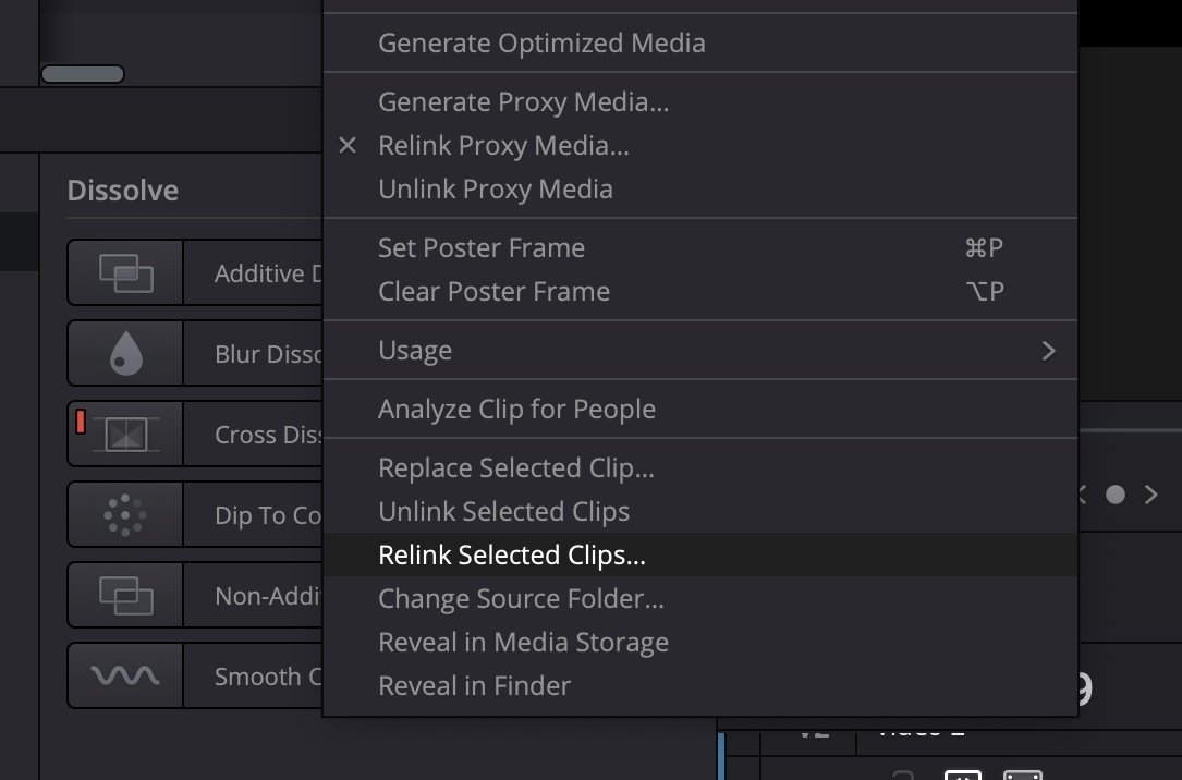 Снимок экрана интерфейса программного обеспечения для редактирования видео, показывающий различные эффекты перехода и параметры меню для управления медиафайлами.