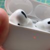 Apple подала коллективный иск из-за треска AirPods Pro